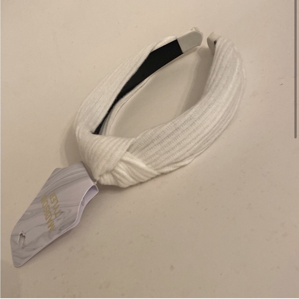 Madison Tyler NWT VTG Style 1990’s Headband Cable Knitted Top Knot White OS